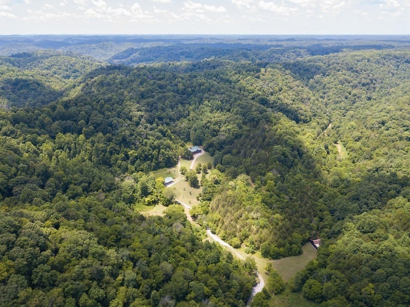 59 Russell Ln, Pleasant Shade, TN 37145