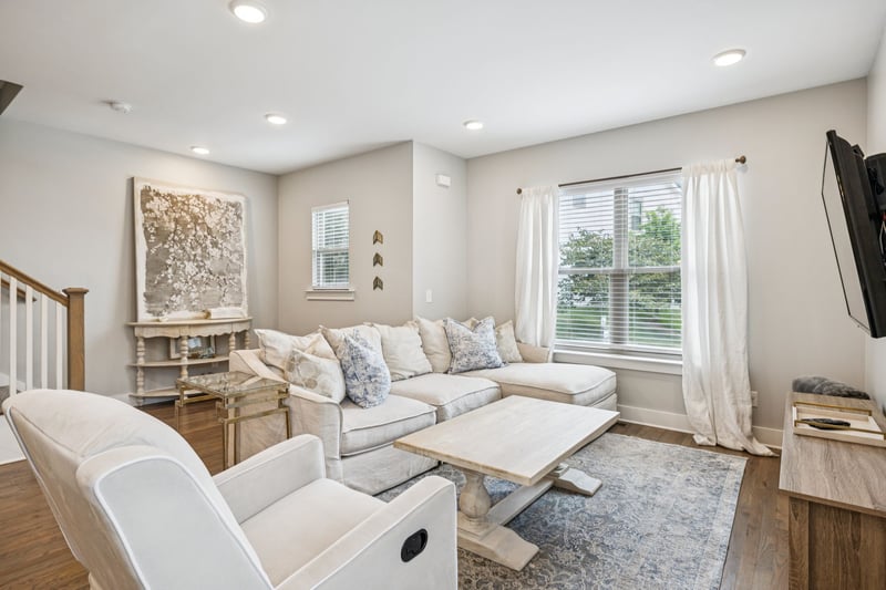 220 Thompson Park Dr, Nashville, TN 37211