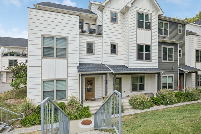 220 Thompson Park Dr, Nashville, TN 37211