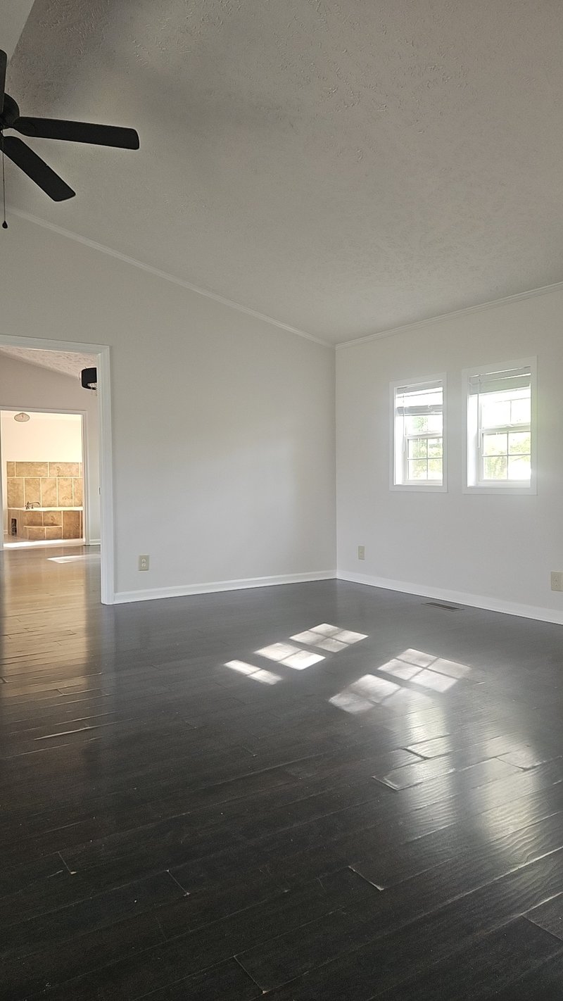 1011 Liberty Cir, White Bluff, TN 37187