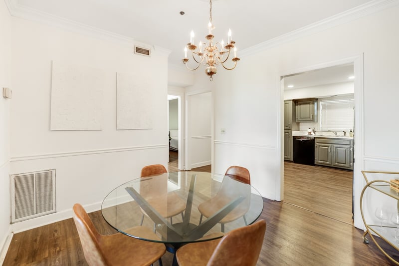 305 Rose Hall, Nashville, TN 37212