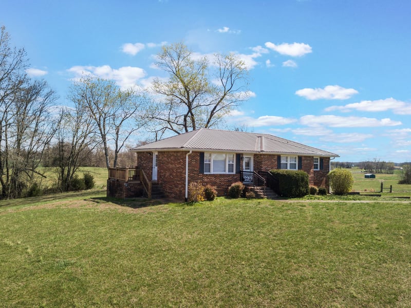 6035 Buzzard Creek Rd, Cedar Hill, TN 37032