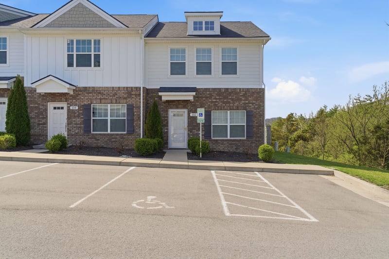 102 Dry Creek Commons Dr, Goodlettsville, TN 37072