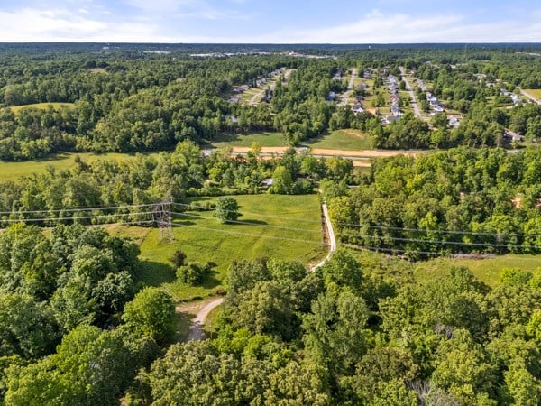 Clifton Cemetery Rd, Dickson, TN 37055