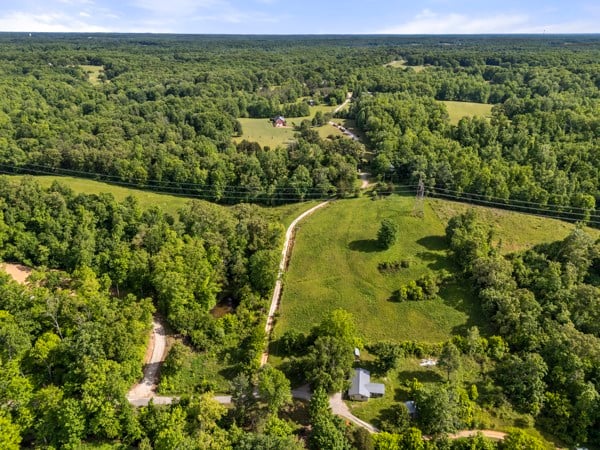 Clifton Cemetery Rd, Dickson, TN 37055