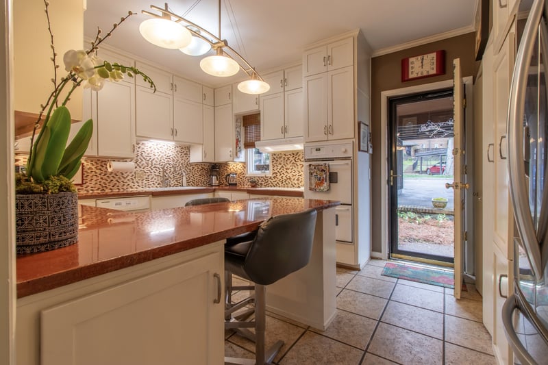 674 Timber Ln, Nashville, TN 37215