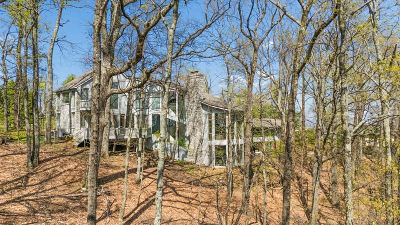 5870 Fredricksburg Dr, Nashville, TN 37215