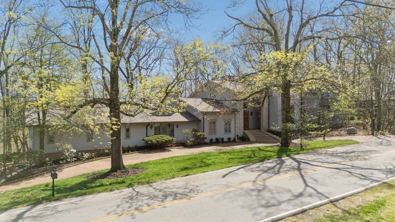 5870 Fredricksburg Dr, Nashville, TN 37215