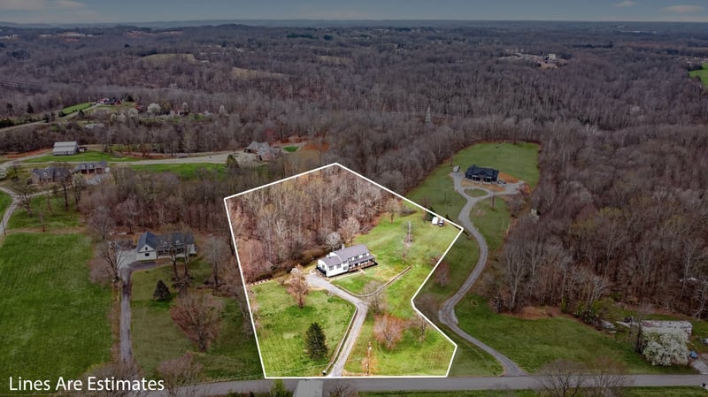 7255 Hall Rd, Greenbrier, TN 37073