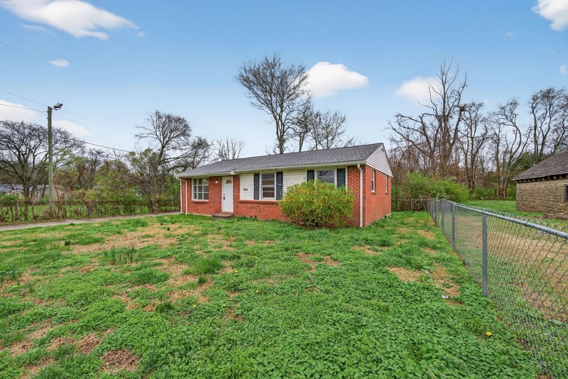 304 Walker St, Clarksville, TN 37042