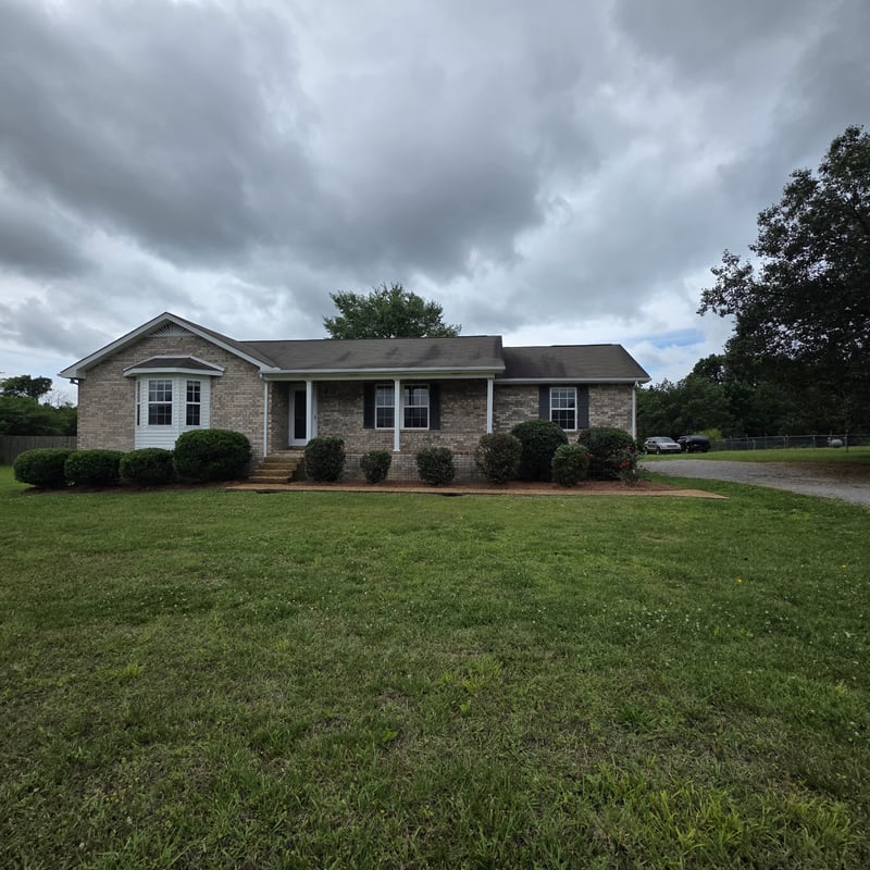 2004 Cody Dr, Lebanon, TN 37087