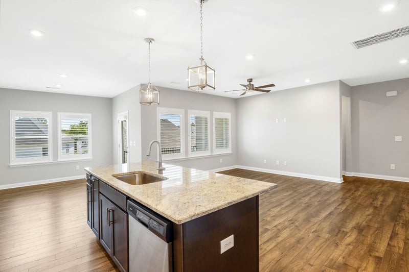 413 Meandering Way, White House, TN 37188