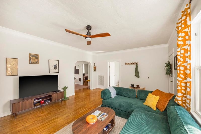 1011 Calvert St, Nashville, TN 37216