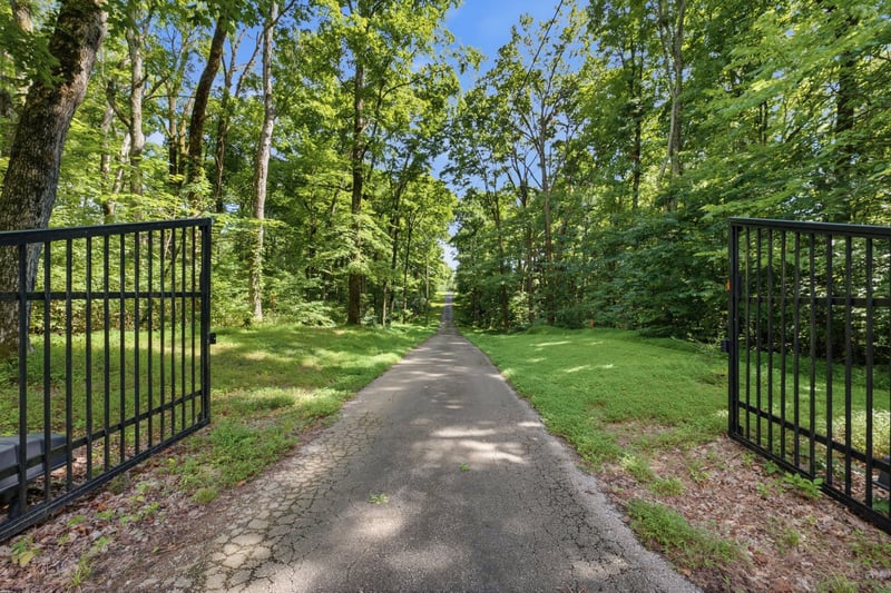 6597 Burkitt Rd, Antioch, TN 37013