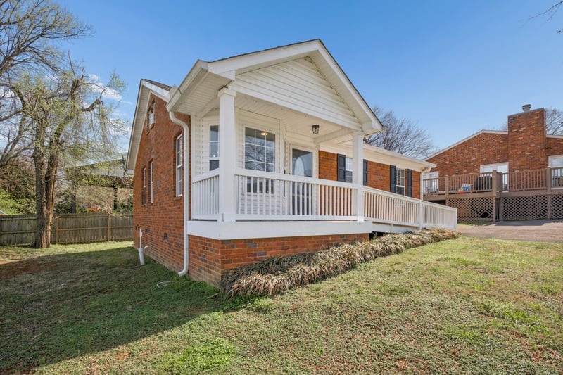 2418C Abbott Martin Rd, Nashville, TN 37215