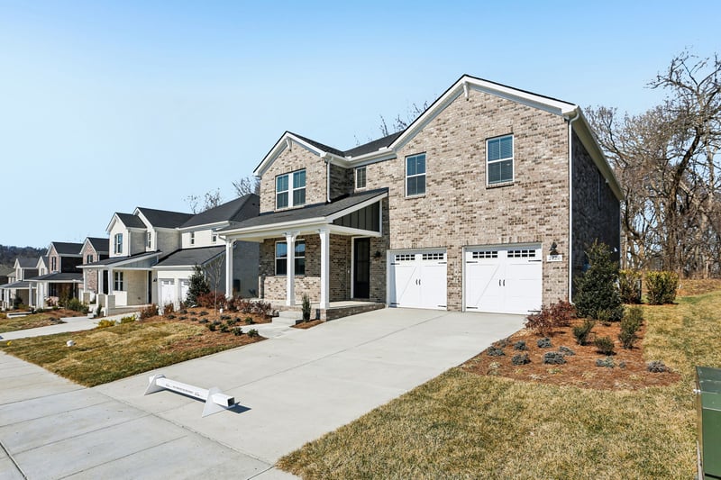 2420 Nolan Dr, Thompsons Station, TN 37179