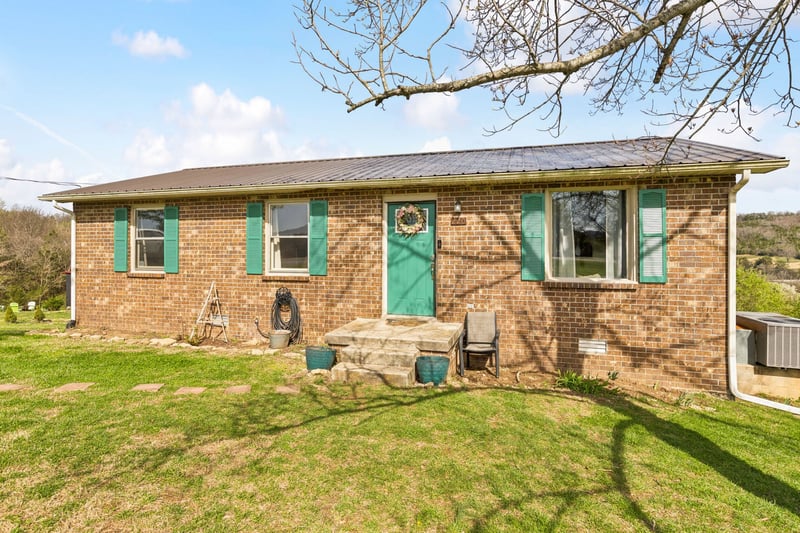 220 W Main St, Auburntown, TN 37016