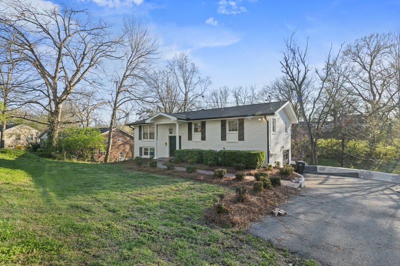 3325 Dumas Dr, Nashville, TN 37211