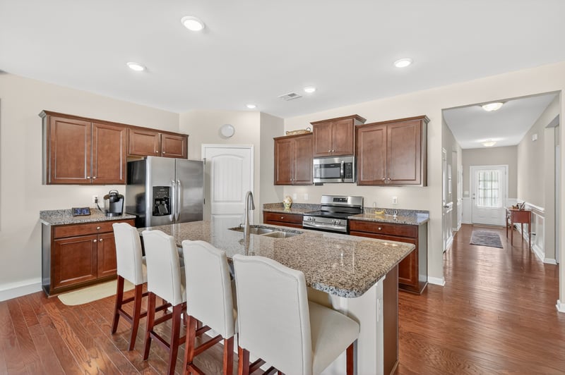 4056 Cannonsgate Ln, Murfreesboro, TN 37128