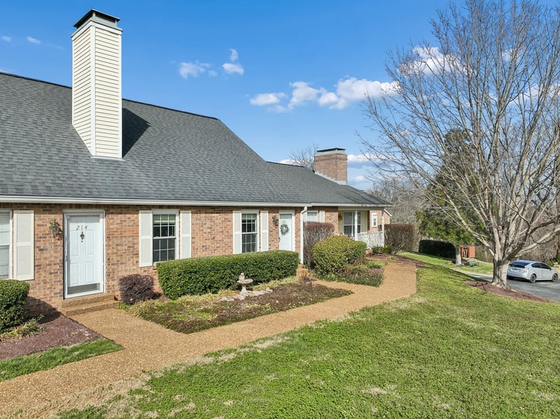 215 Cumberland Trce, Nashville, TN 37214