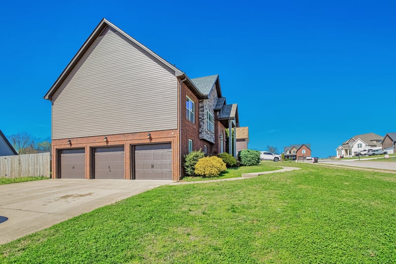 1335 Canyon Pl, Clarksville, TN 37042