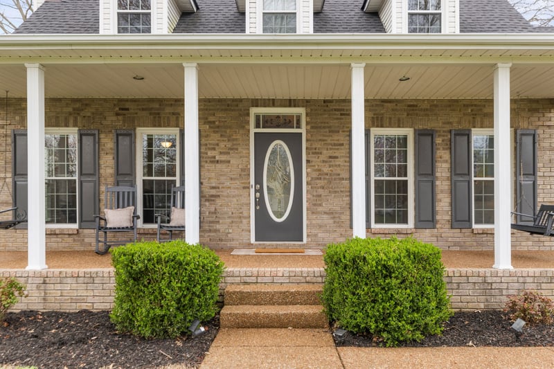 2996 Iroquois Dr, Thompsons Station, TN 37179