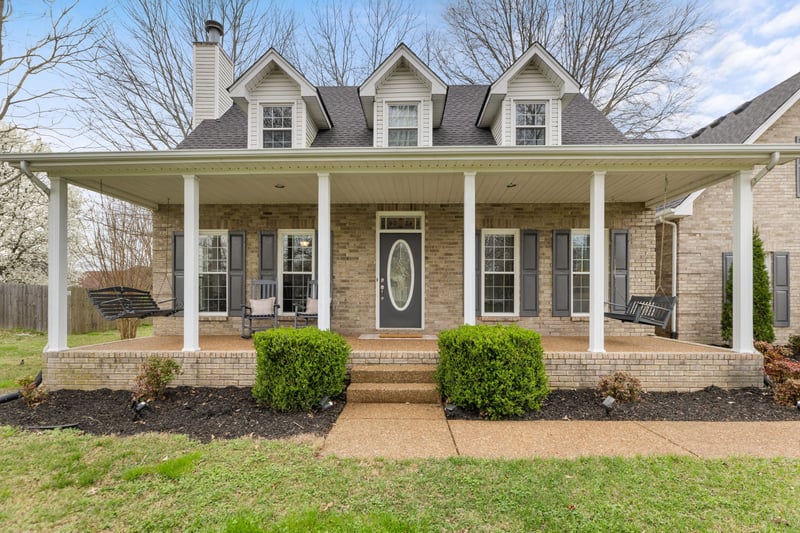 2996 Iroquois Dr, Thompsons Station, TN 37179