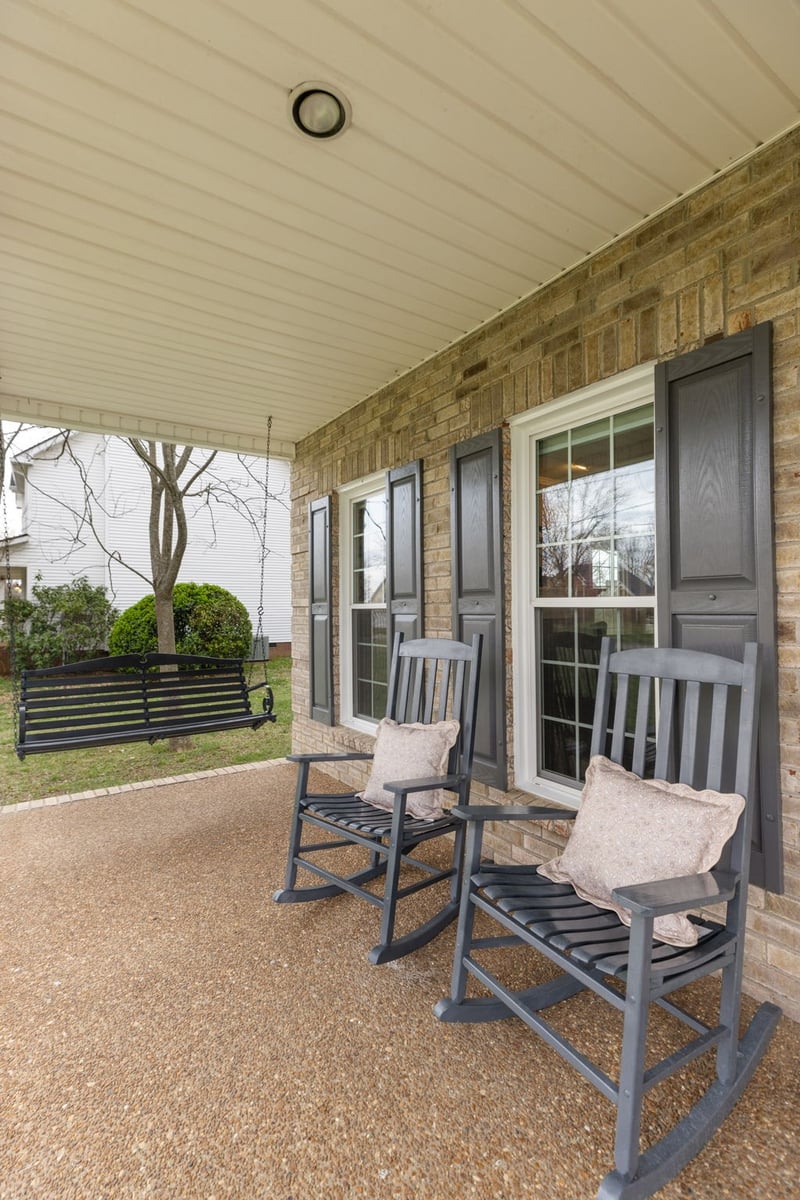 2996 Iroquois Dr, Thompsons Station, TN 37179