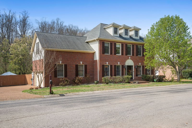 132 Sequoyah Ln, Nashville, TN 37221