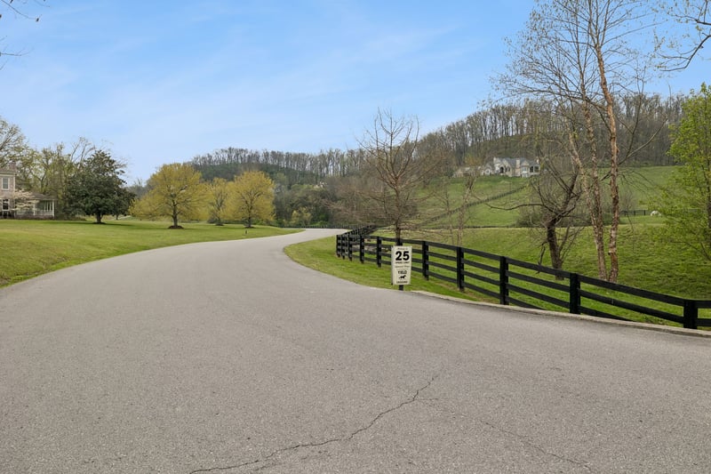 2025 Lynnwood Dr, Franklin, TN 37069