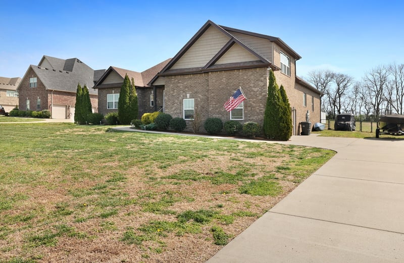 1027 Caballo Trl, Gallatin, TN 37066