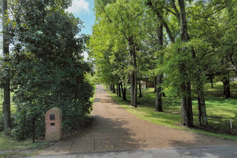 507 Menees Ln, Madison, TN 37115