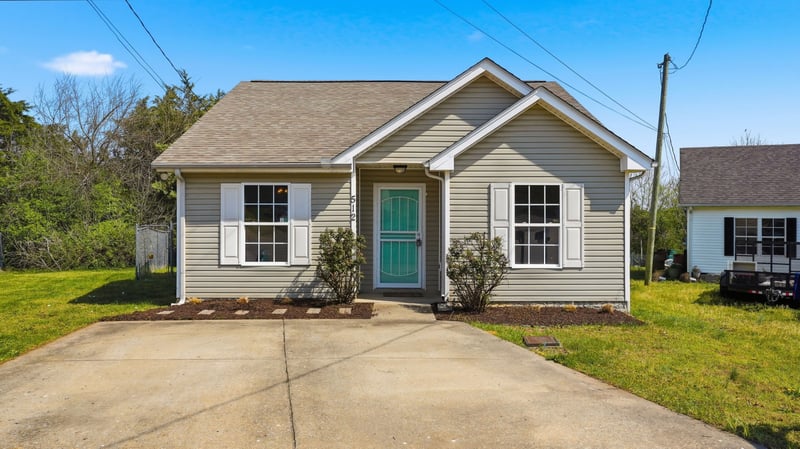 512 Longleaf Ct, Nashville, TN 37207