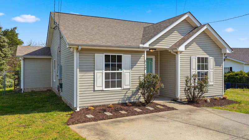 512 Longleaf Ct, Nashville, TN 37207