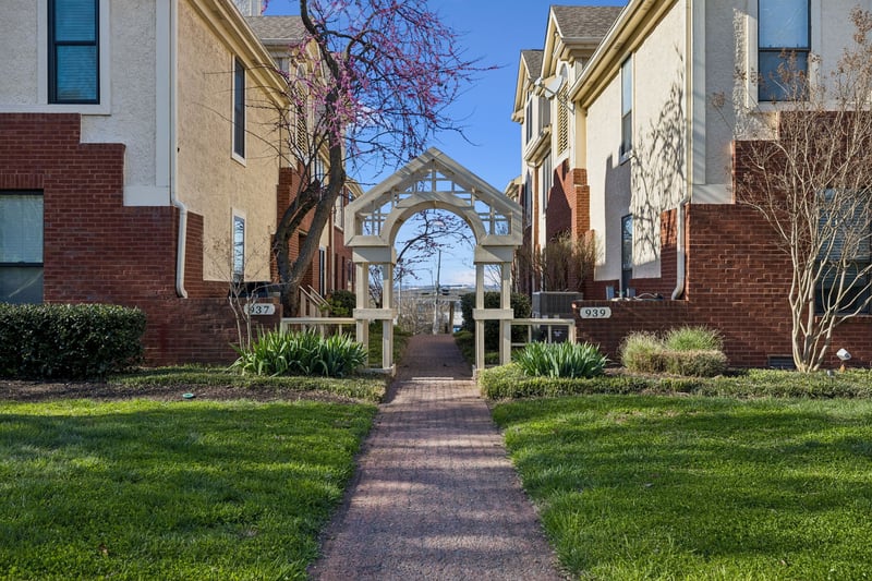 939 Russell St #16, Nashville, TN 37206