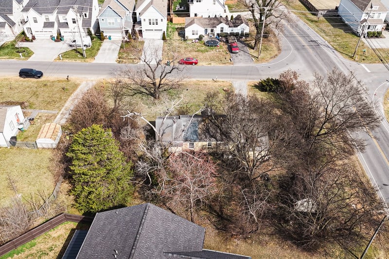 1911 Hutton Dr, Nashville, TN 37210