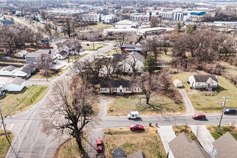 1911 Hutton Dr, Nashville, TN 37210