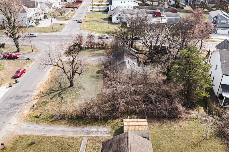 1911 Hutton Dr, Nashville, TN 37210