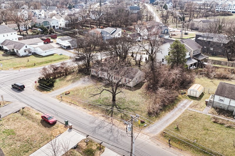 1911 Hutton Dr, Nashville, TN 37210