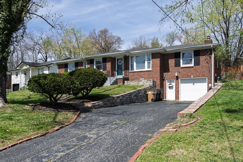 150 Lake Park Dr, Nashville, TN 37211