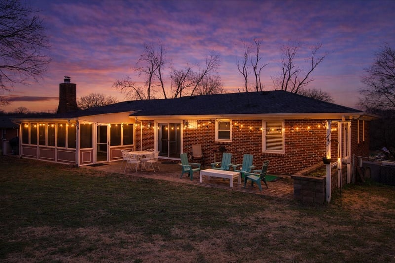 150 Lake Park Dr, Nashville, TN 37211