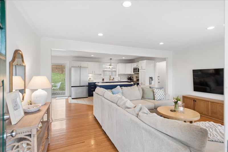 150 Lake Park Dr, Nashville, TN 37211