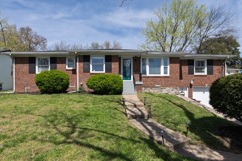 150 Lake Park Dr, Nashville, TN 37211