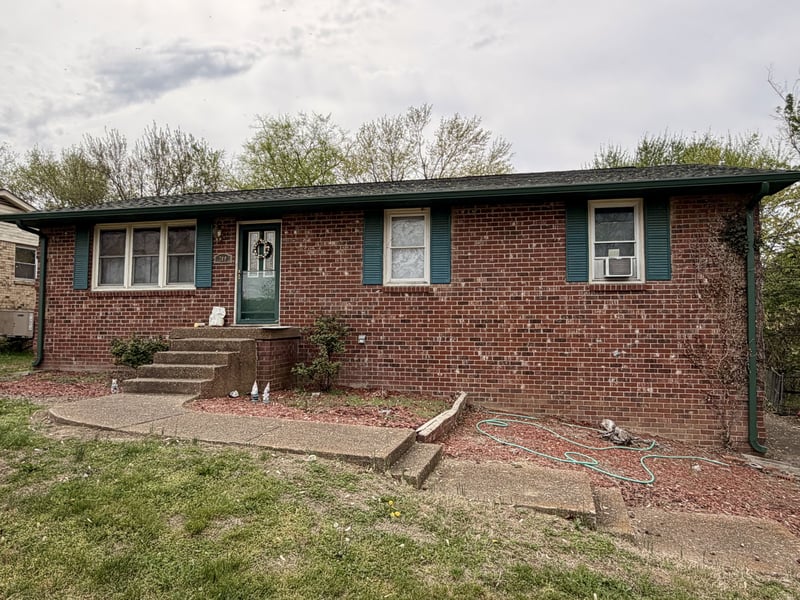 208 Evergreen Cir, Hendersonville, TN 37075