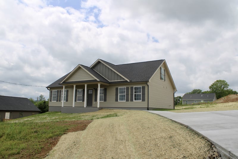 111 Alice Preston Loop, Gordonsville, TN 38563