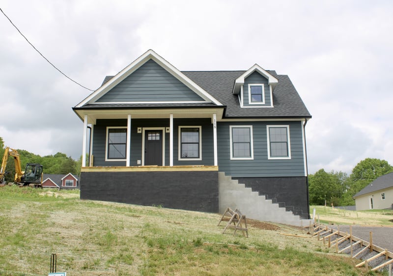 118 Crows Hill Dr, Gordonsville, TN 38563