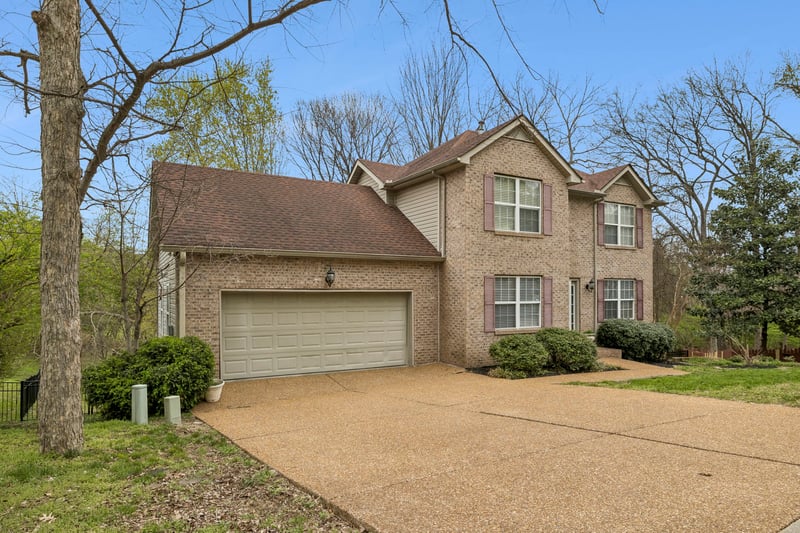 121 Bentree Dr, Hendersonville, TN 37075