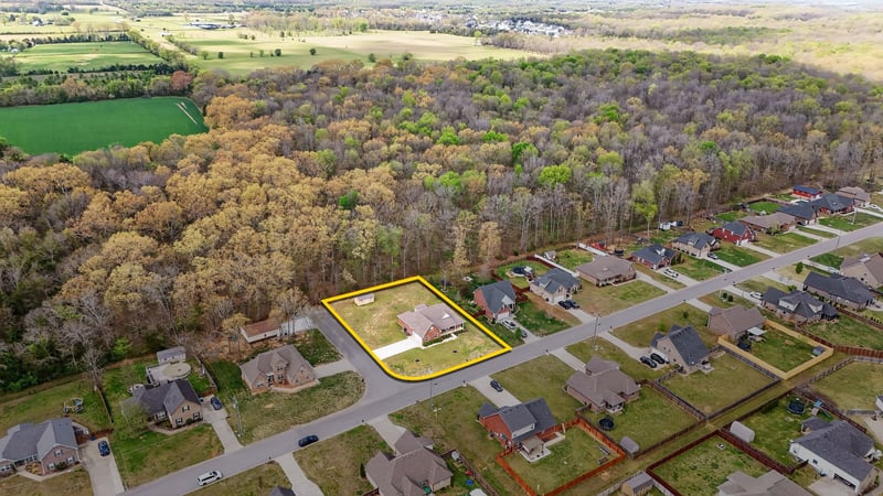 1433 Round Rock Dr, Murfreesboro, TN 37128