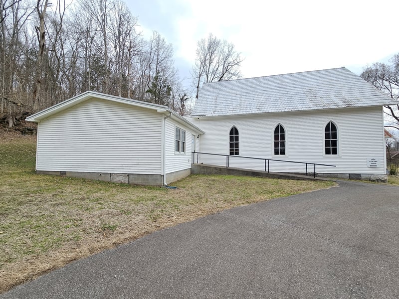 1124 Earl Leach Rd, Cumberland Furnace, TN 37051