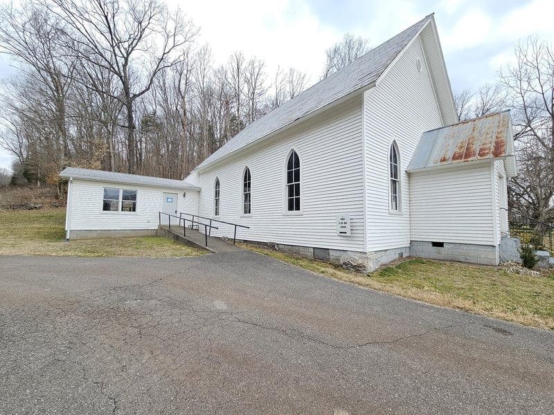 1124 Earl Leach Rd, Cumberland Furnace, TN 37051
